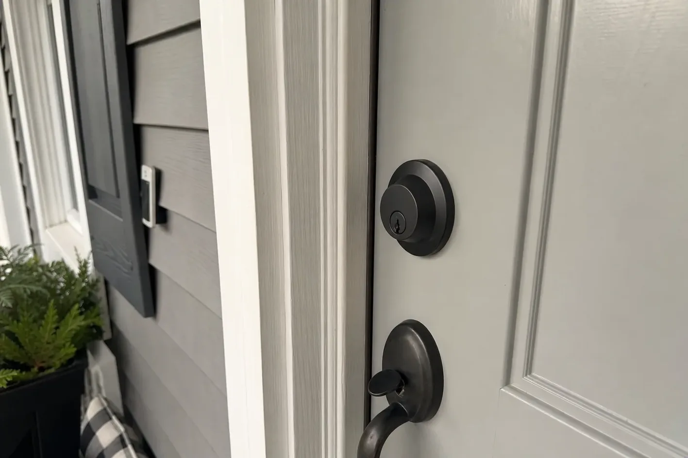Kingsway Mobile Locksmith - Rekey in Renton
